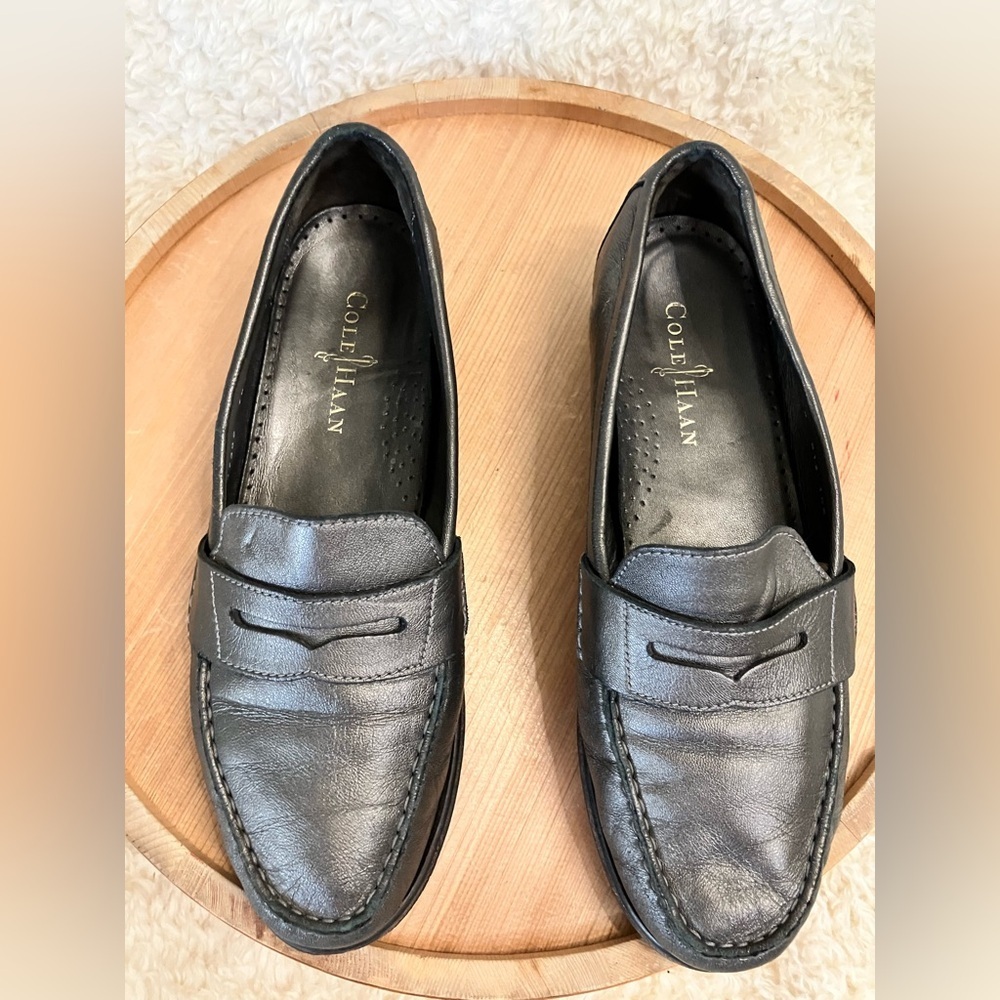Cole Haan Vintage Women’s Silver Leather Slip On Penny Loafer Shoes Size 7.5 - Picture 3 of 13